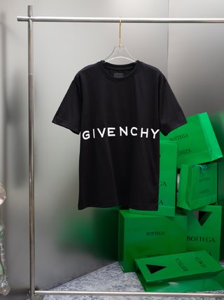 Givenchy 4g Embroidered T-shirt – GVS31